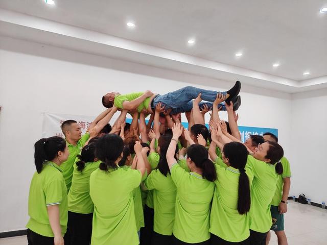 九游体育入口-特色户外拓展运动，提升团队合作能力的简单介绍