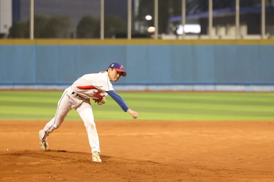 九游官网-【赛场魅力】棒球场上的战术和技巧揭秘的简单介绍